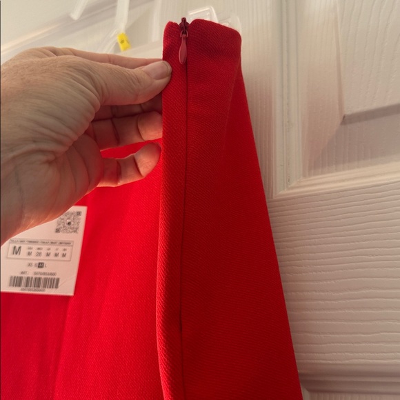 NWT Zara Bold Red amino Skirt size M - Picture 3 of 5
